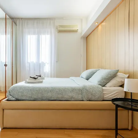 شقة The Metropolitan Cozy Near Duomo + Wifi ميلان