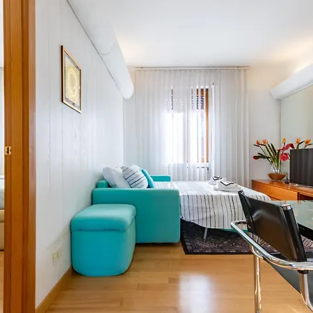 شقة The Metropolitan Cozy Near Duomo + Wifi